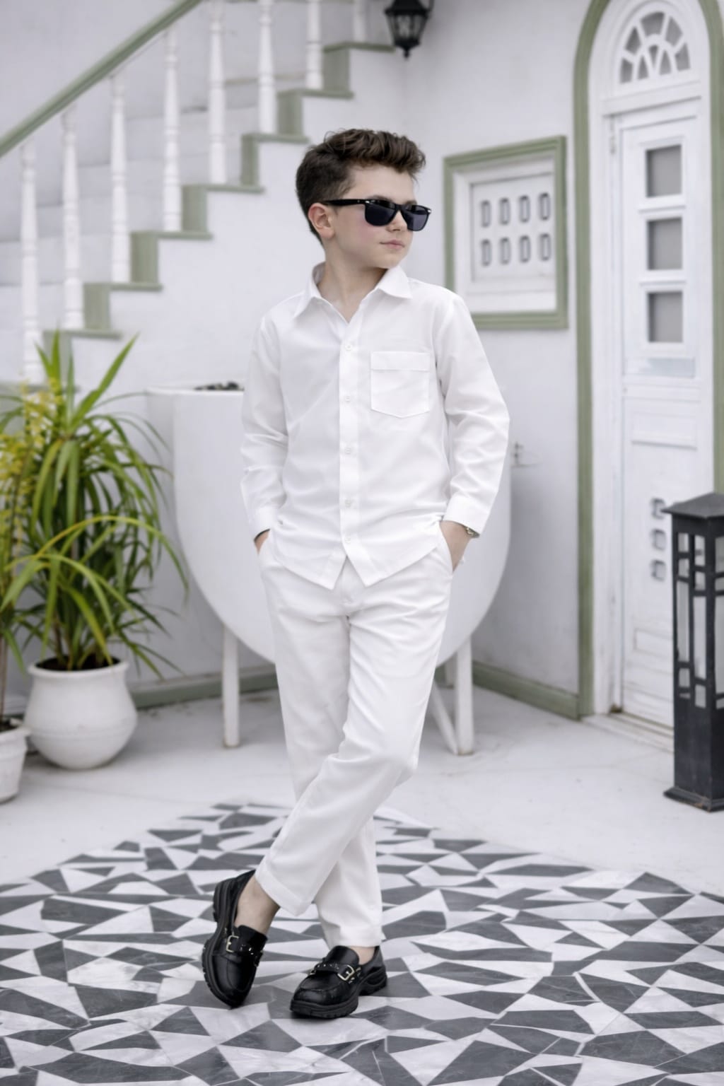 OFF White Modern Suit
